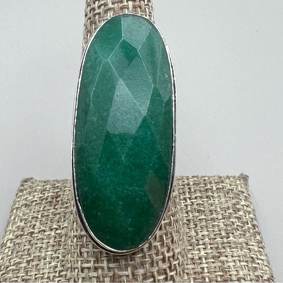 New Enhanced Faceted Green Emerald Stone Silver Overlay Ring Size 8.25 - Picture 10 of 11